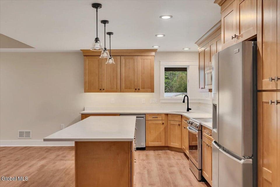 1422 Lake Avenue, photo 2
