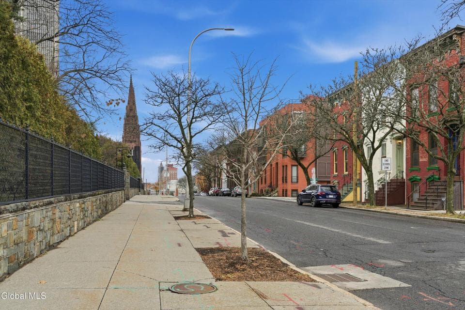 163 Eagle Street, photo 2