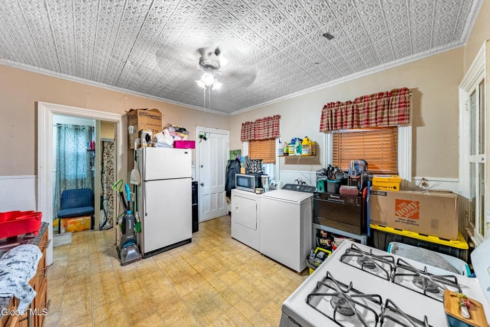 585 6th Avenue, photo 4