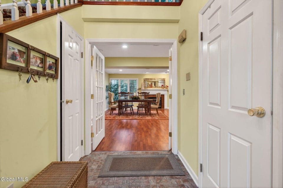14 Carrie Court, photo 3