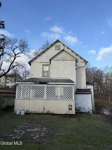 52 Vandenburgh Avenue, photo 2