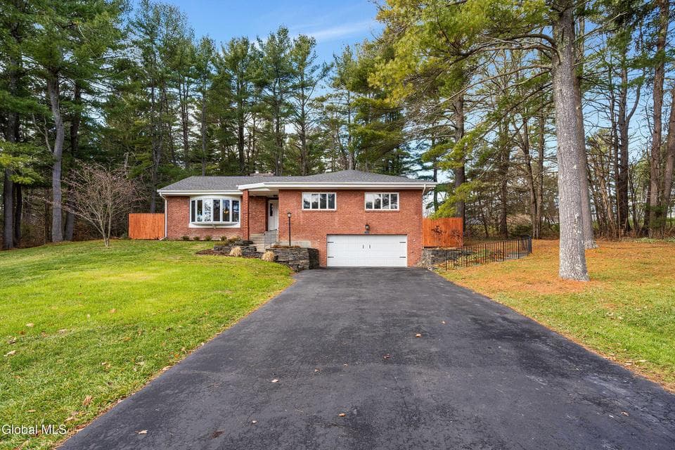 1718 Thacher Park Road, photo 1