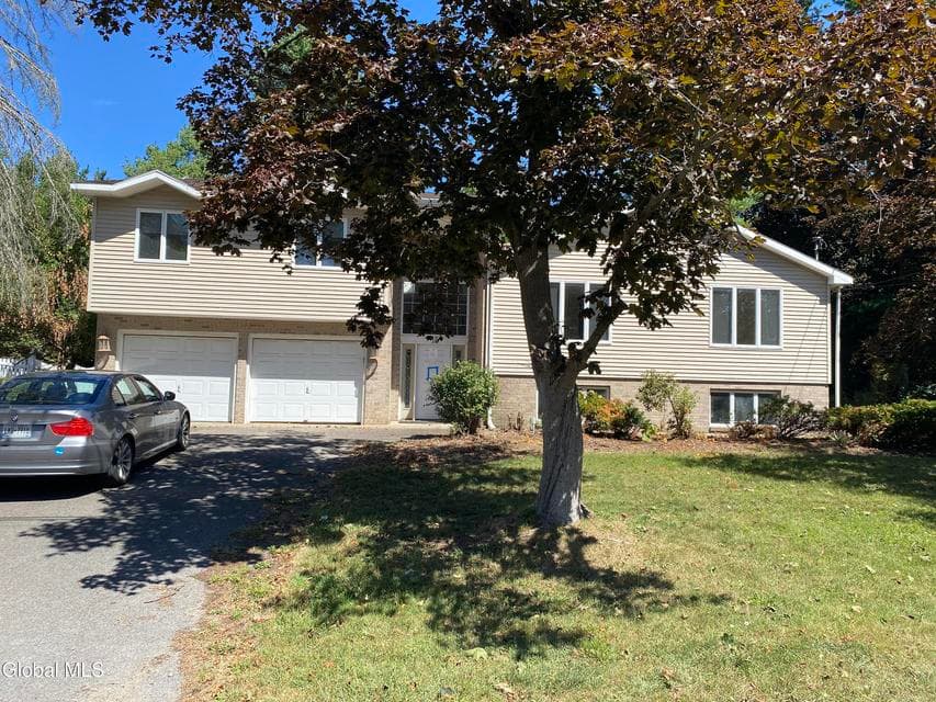 15 White Birch Court, photo 1