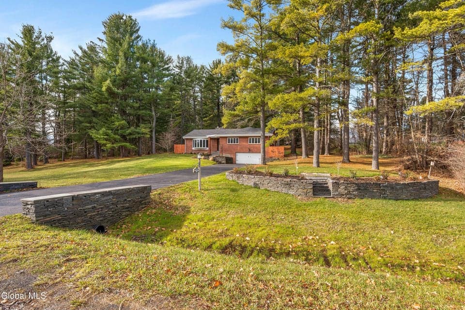 1718 Thacher Park Road, photo 2