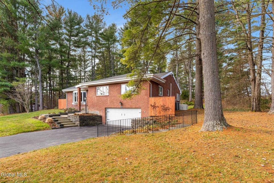 1718 Thacher Park Road, photo 4
