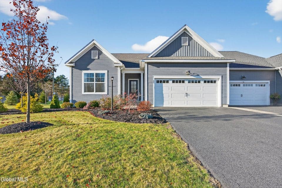1B Cloverleaf Court, East Greenbush, NY, photo 4