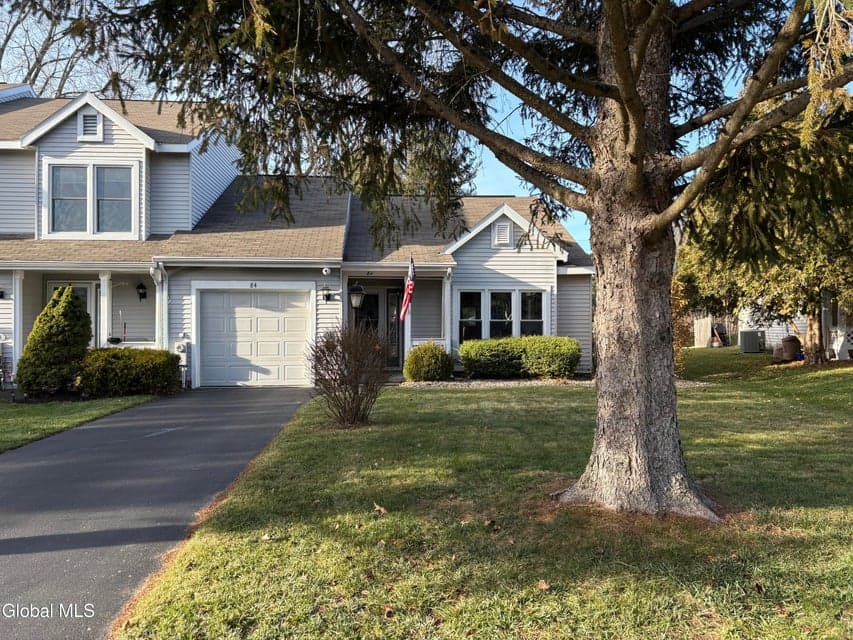 84 Stoney Creek Drive, photo 2
