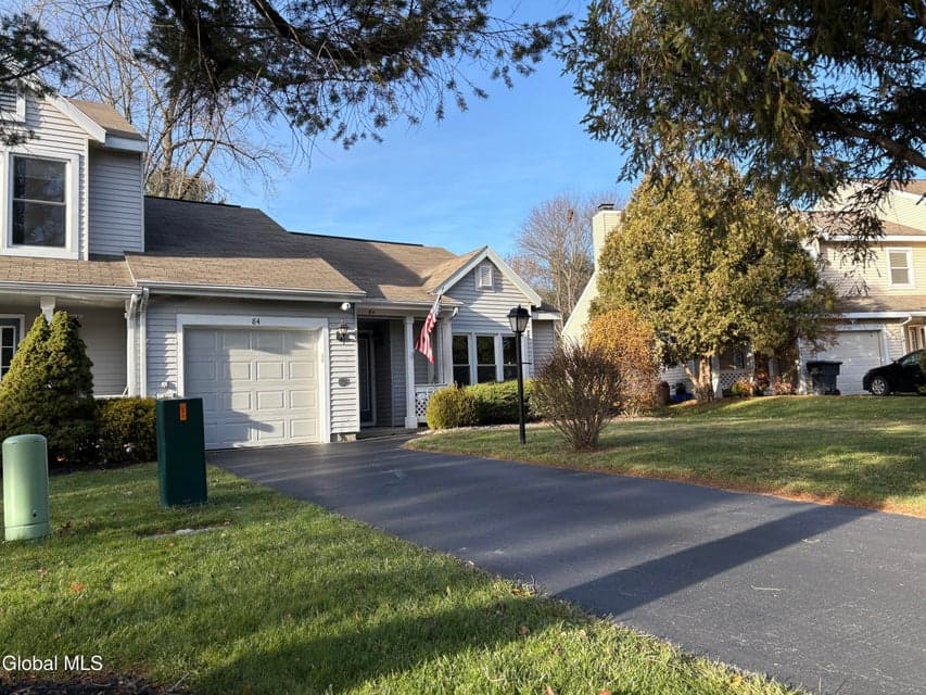 84 Stoney Creek Drive, photo 3