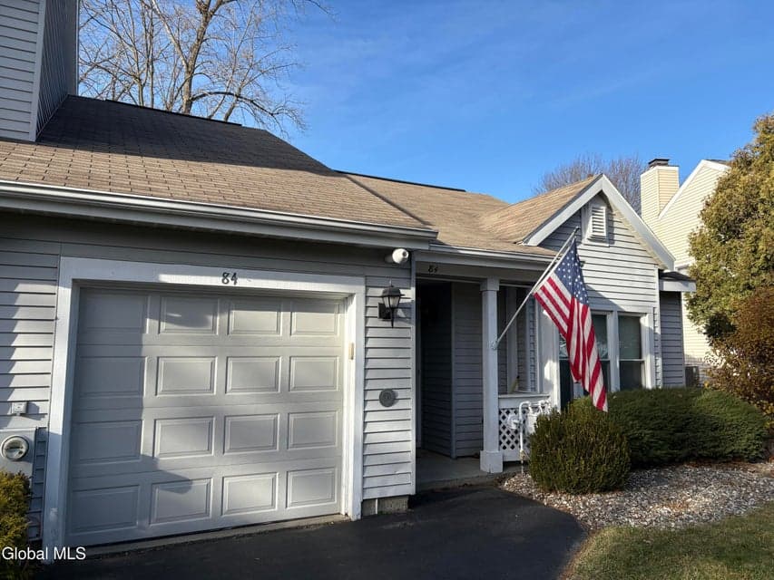 84 Stoney Creek Drive, photo 4