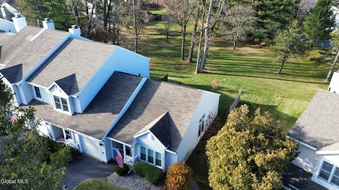 84 Stoney Creek Drive, photo 5