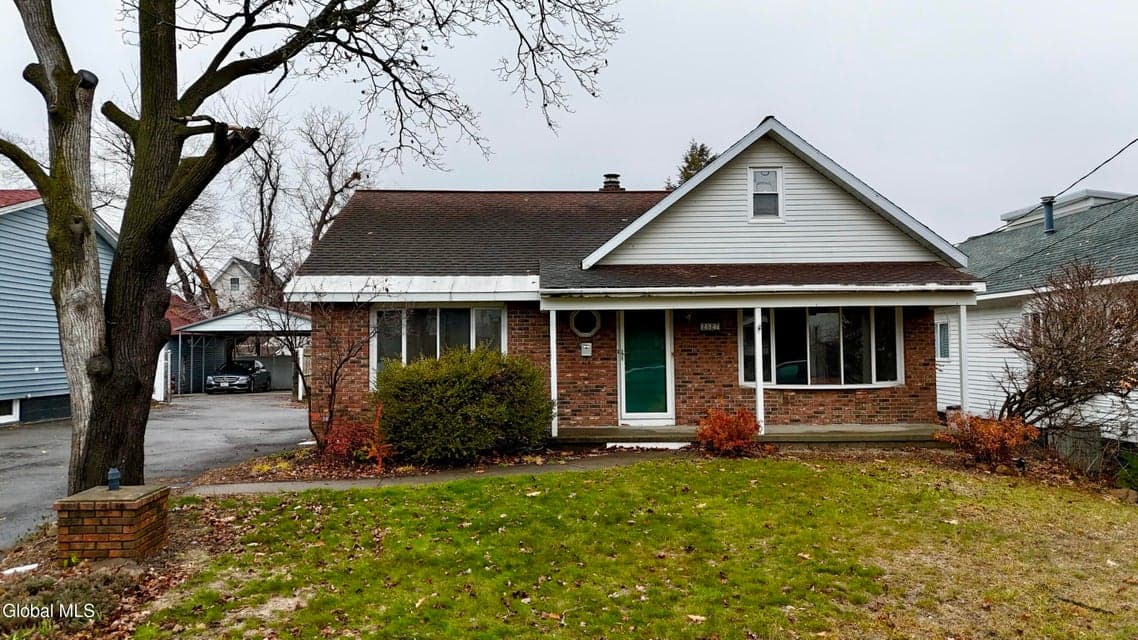 2527 Barton Avenue, photo 1