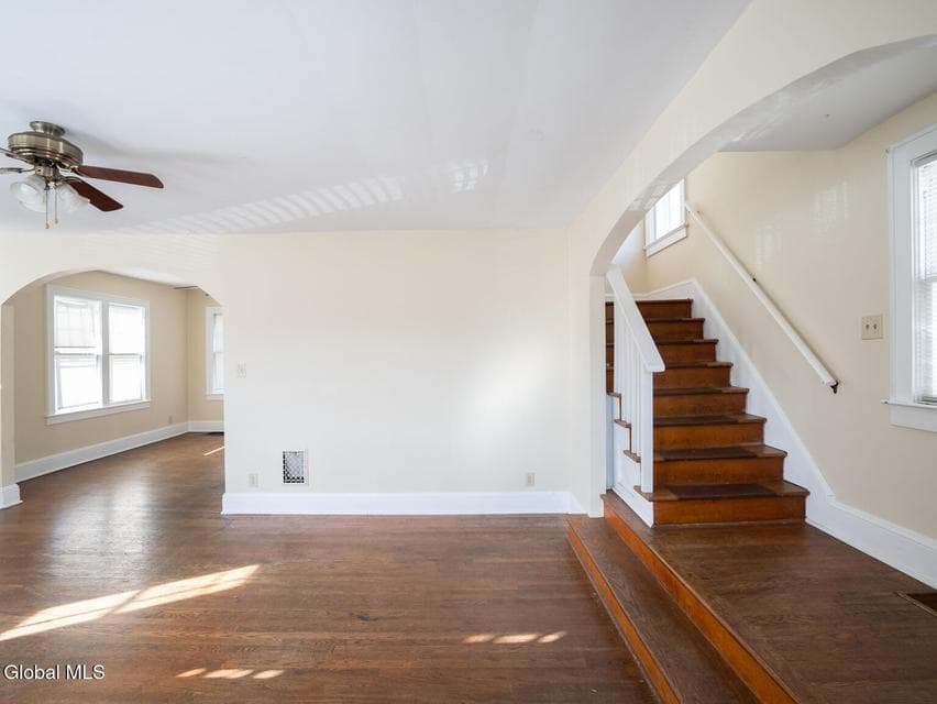 2107 Burdett Avenue, photo 5