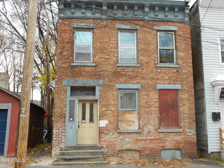 11 101st Street, photo 2