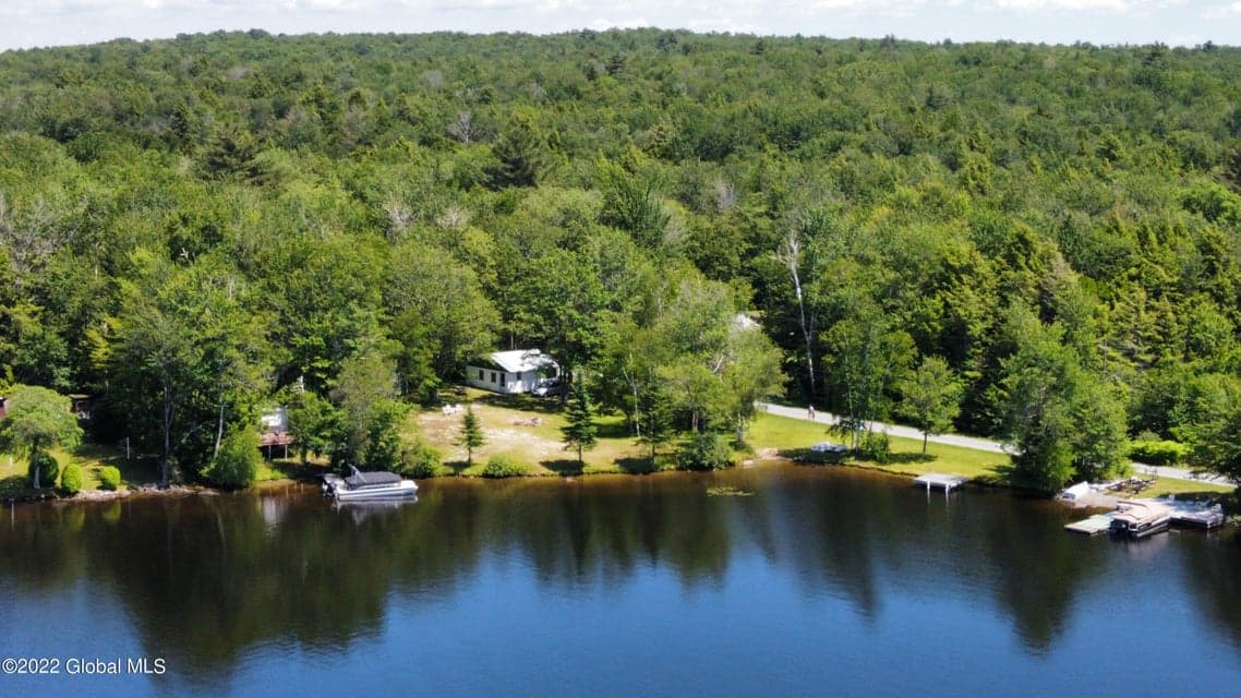 528 Dyken Pond Road, photo 3