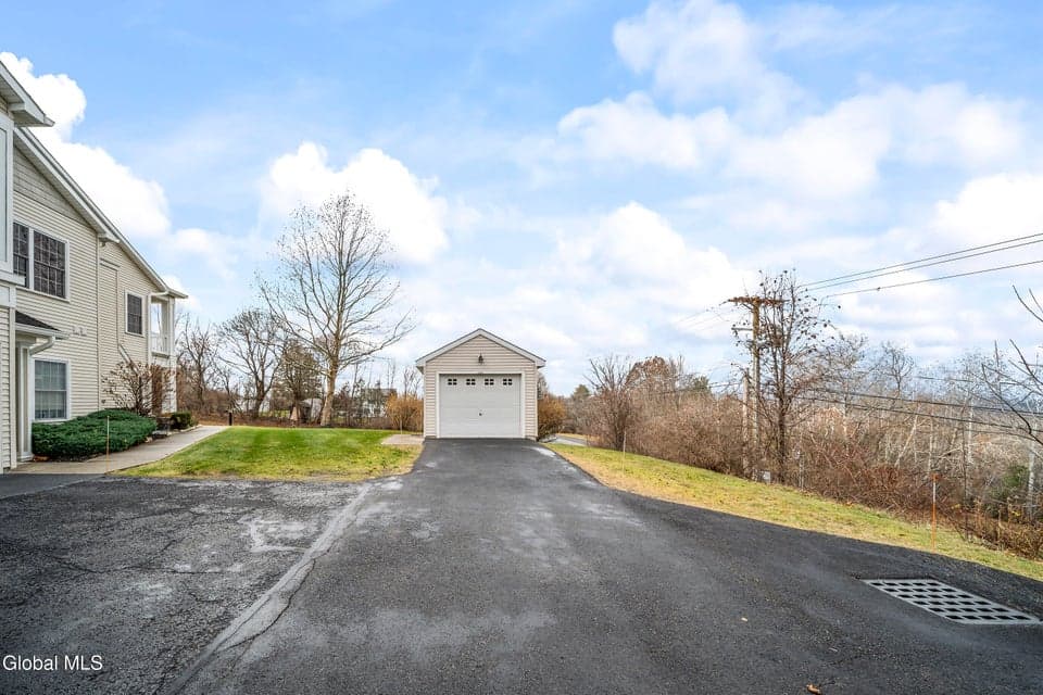 205 N Ridge, photo 3