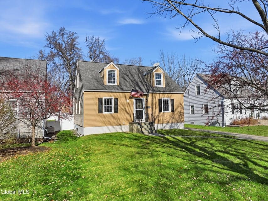 2049 Hoover Road, photo 1
