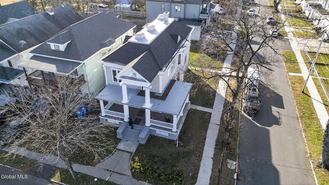 42 Ten Eyck Avenue, photo 3