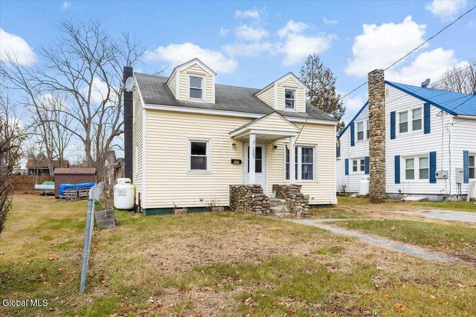 305 Ash Street, photo 3