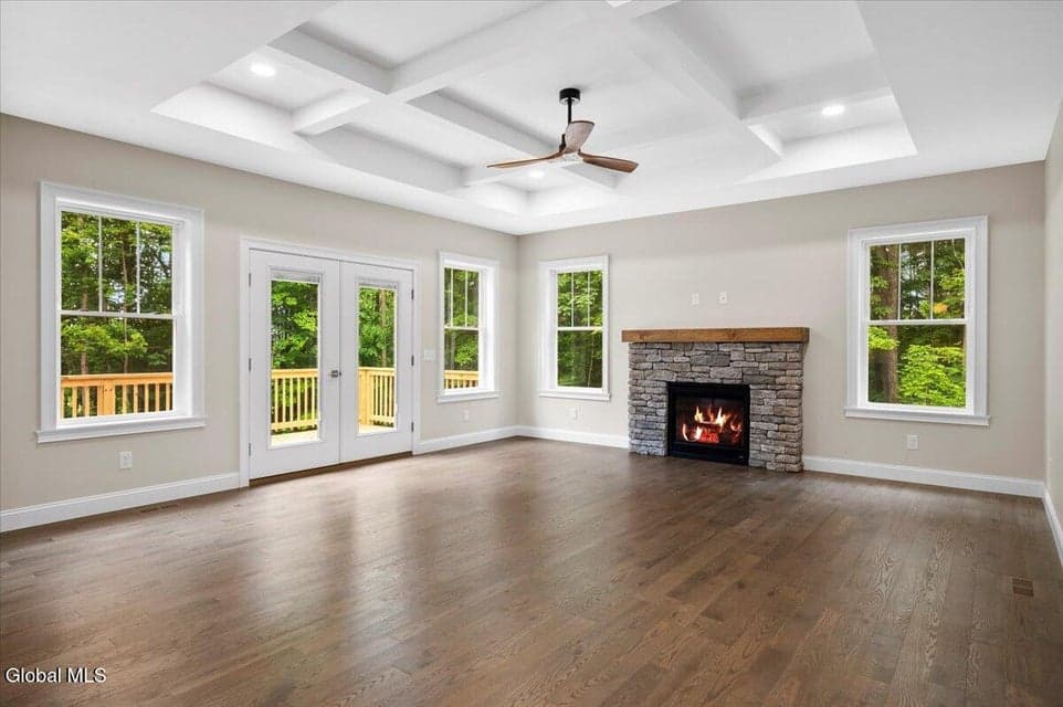 330 Selfridge Road, photo 3