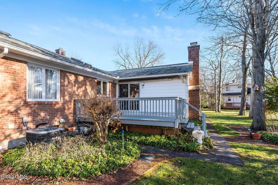 25 Gingerbread Lane, photo 5