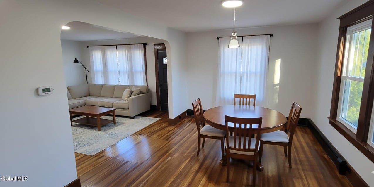 1941 Helderberg Avenue, photo 3