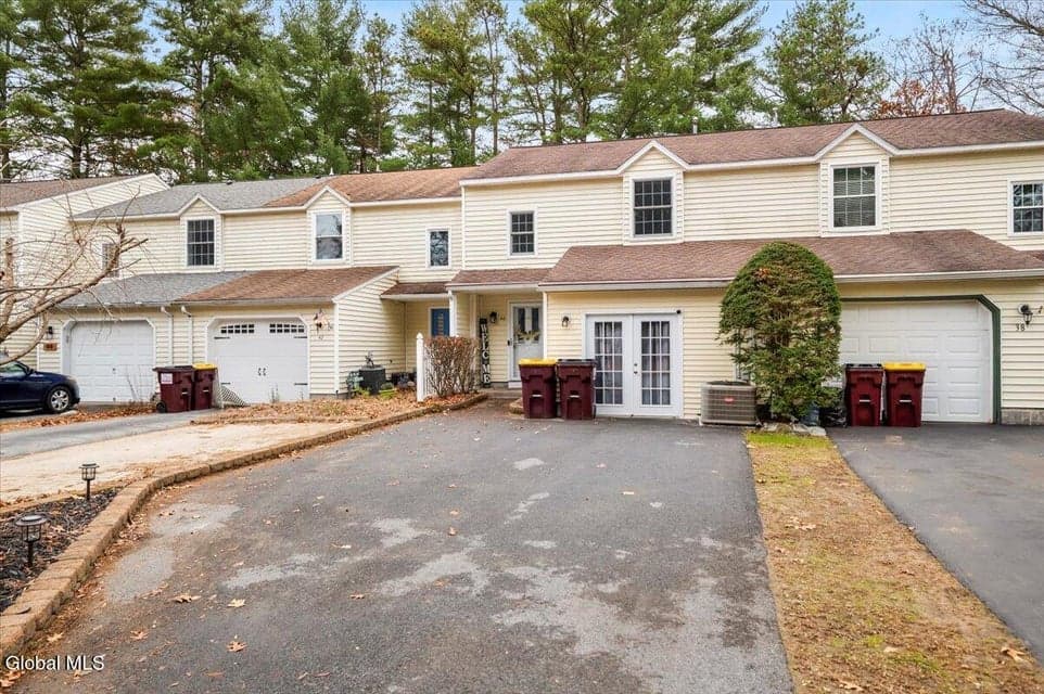 40 Deer Run Drive, photo 2