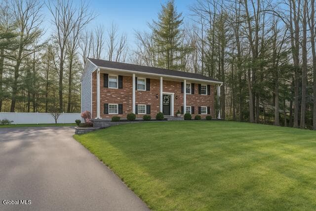 3016 Williamsburg Drive, photo 1