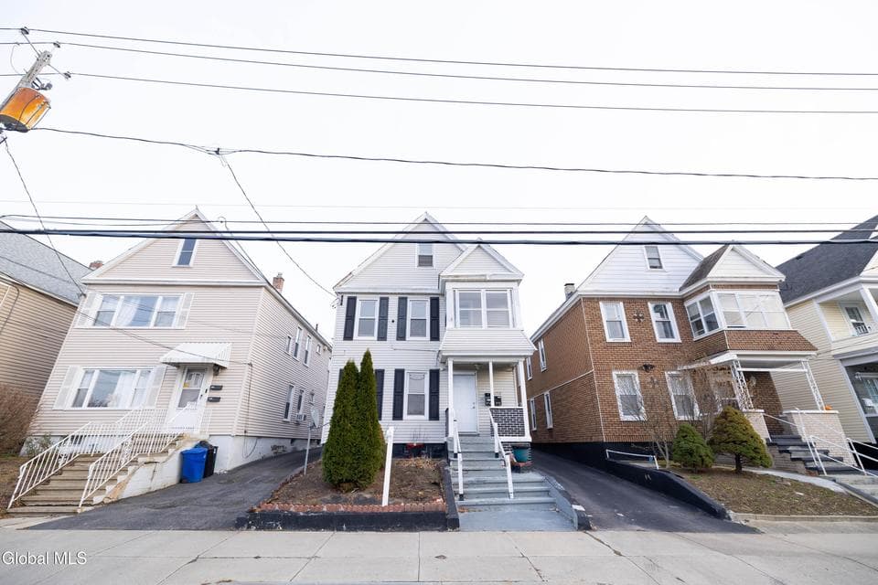 1712 Foster Avenue, photo 1