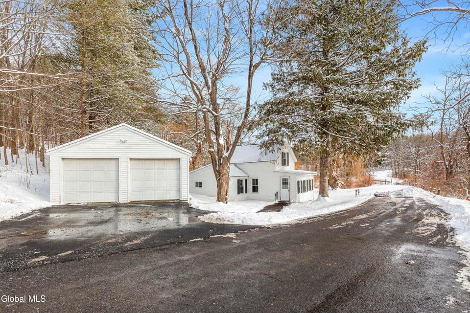 4 Moore Road, photo 1