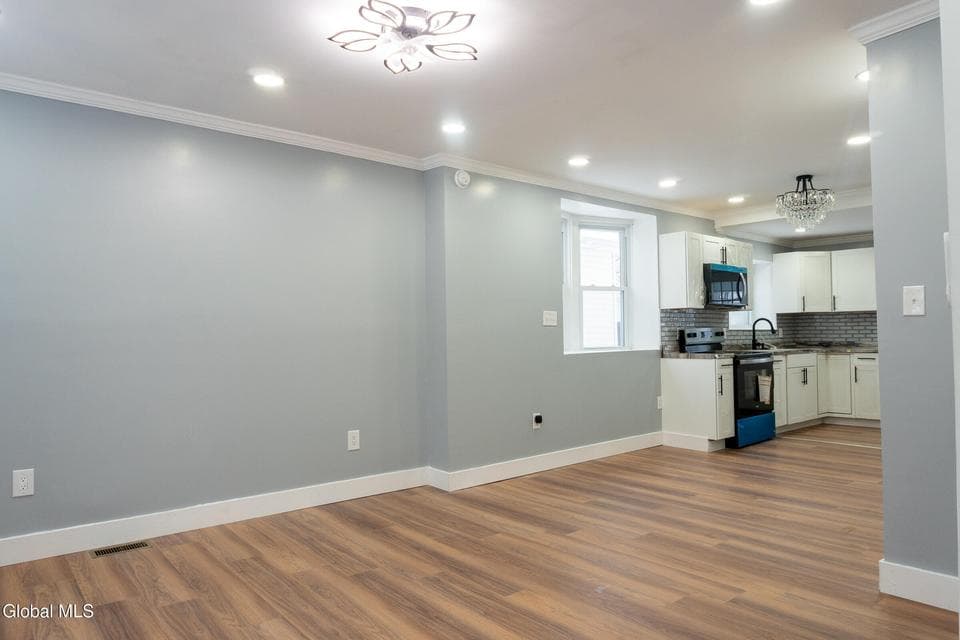 127 N Toll Street, photo 4