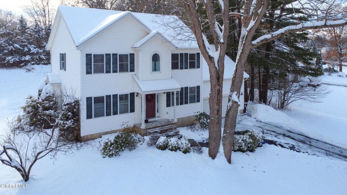 19 Christopher Way, photo 3