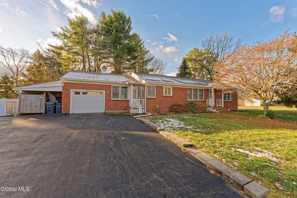 61 Latham Ridge Road, photo 1