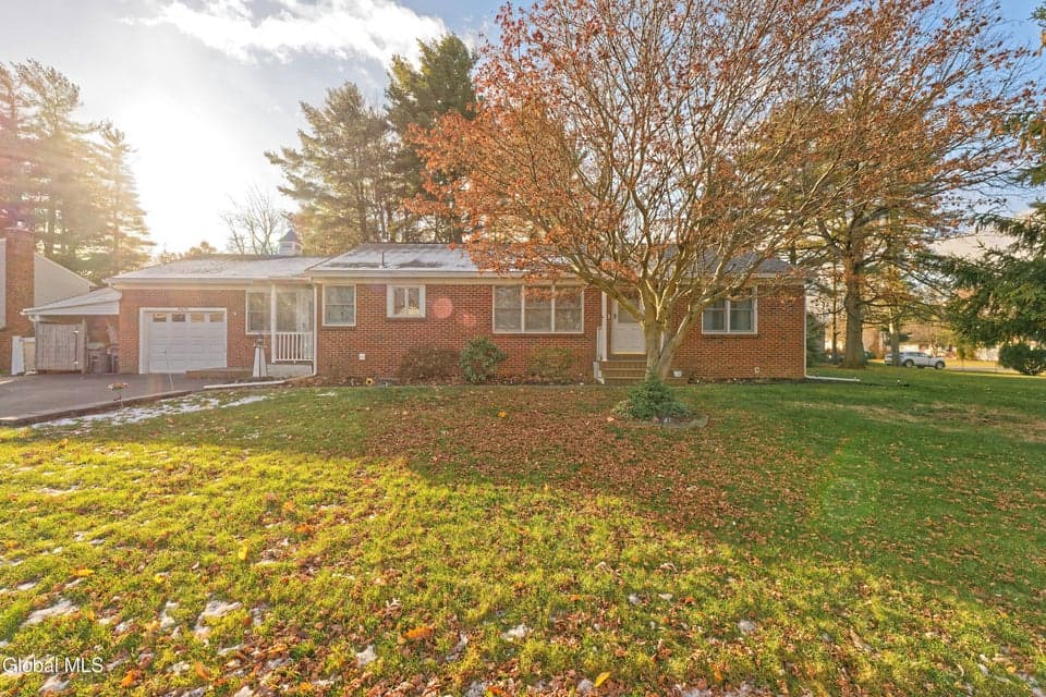 61 Latham Ridge Road, photo 3