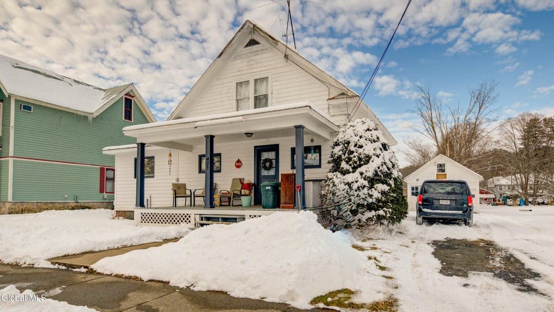421 Division Street, photo 1
