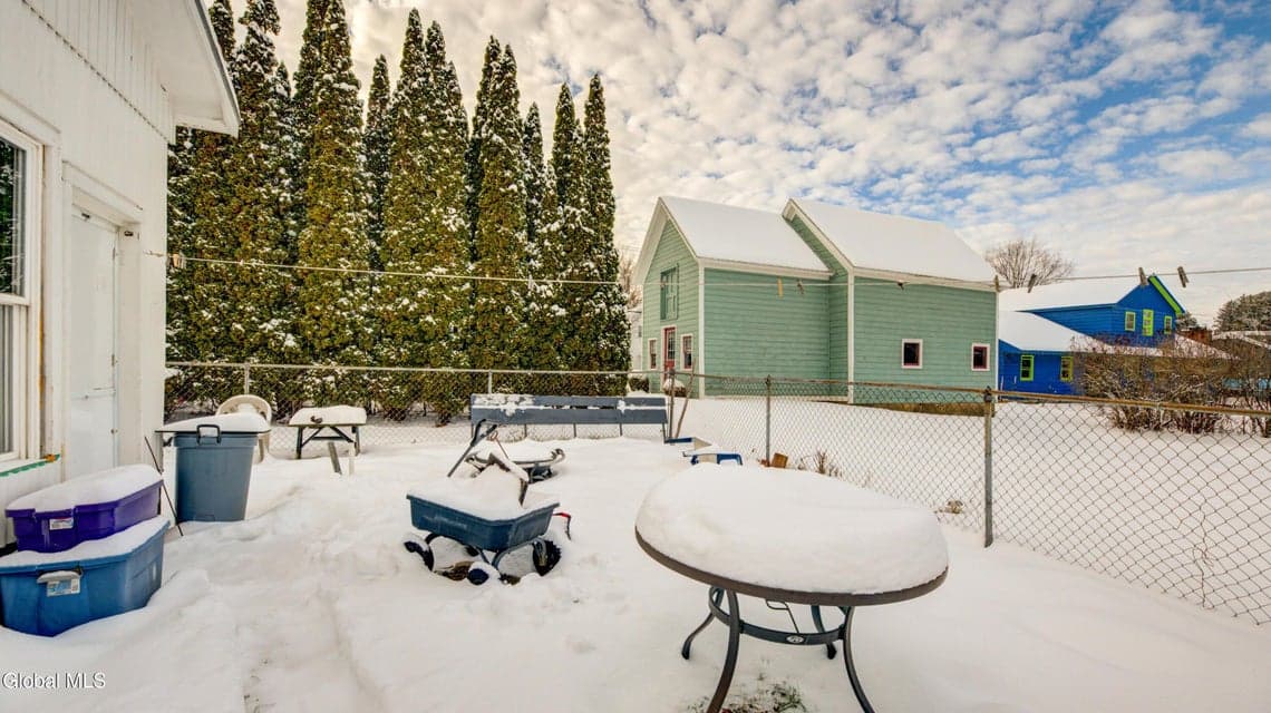 421 Division Street, photo 5