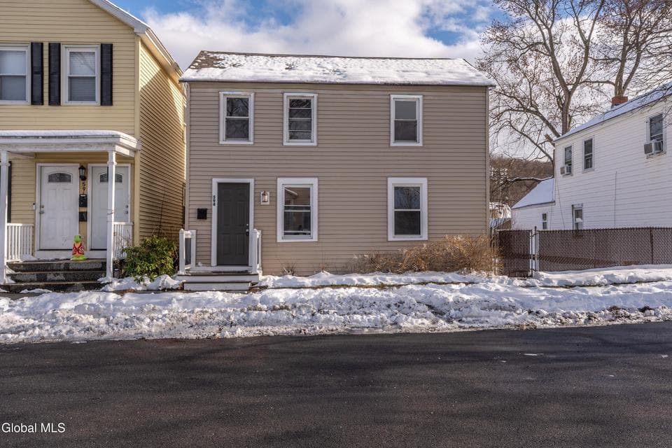 594 6th Avenue, photo 1