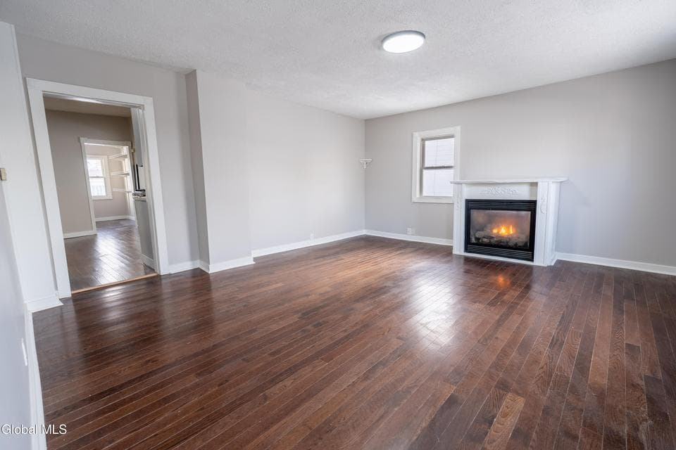 594 6th Avenue, photo 2