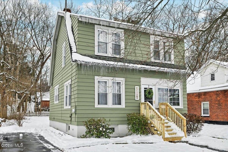 902 7th Avenue, photo 1