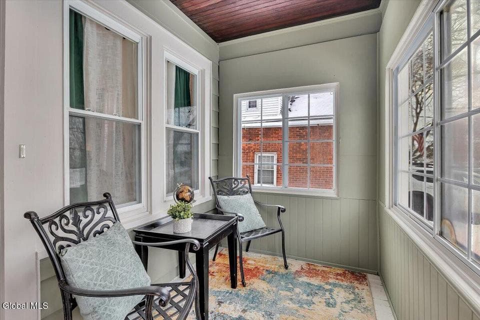 902 7th Avenue, photo 3