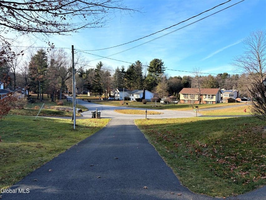 12 Clove Court, photo 3