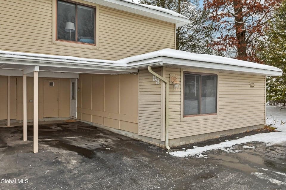 88 Yorkshire Drive, photo 2