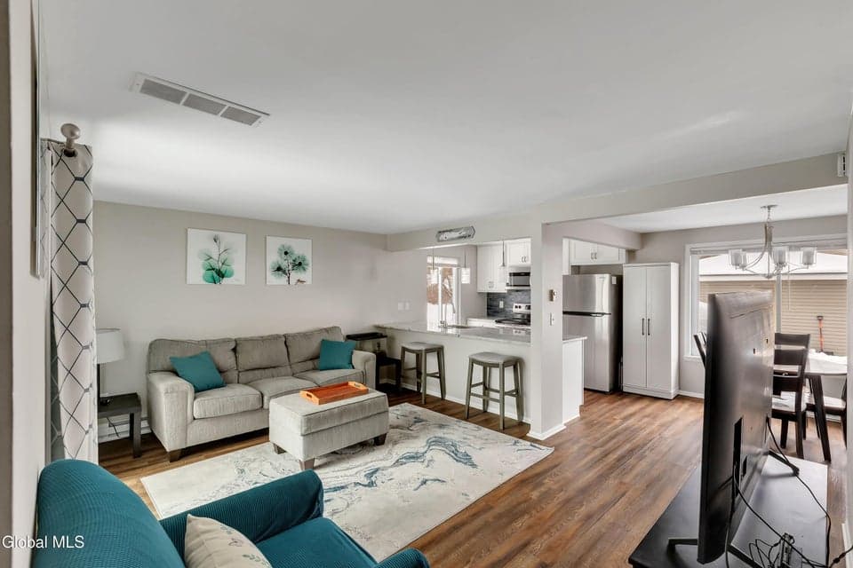 88 Yorkshire Drive, photo 4