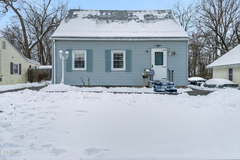 268 E Maryland Avenue, photo 1