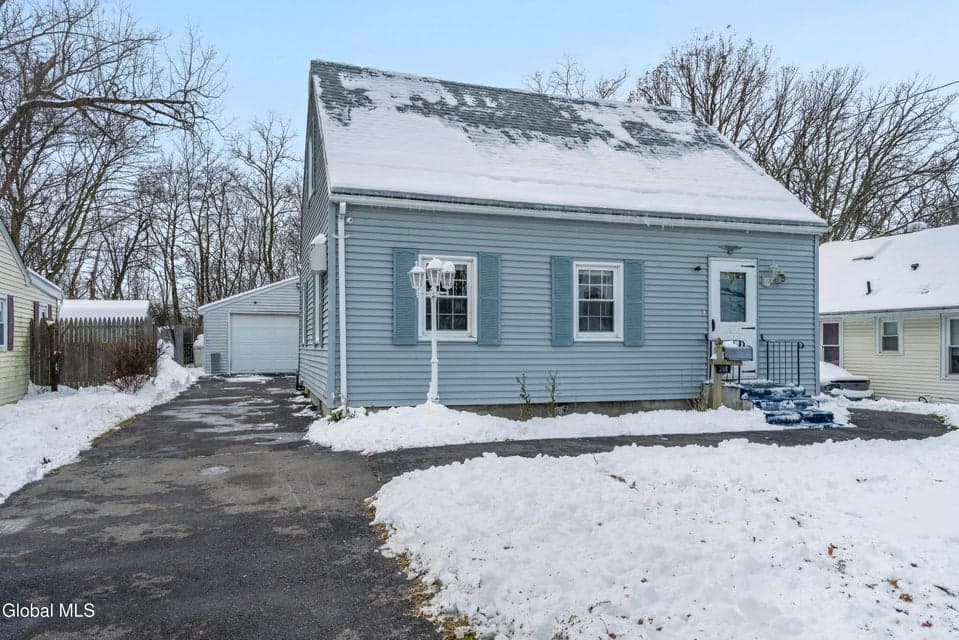 268 E Maryland Avenue, photo 2