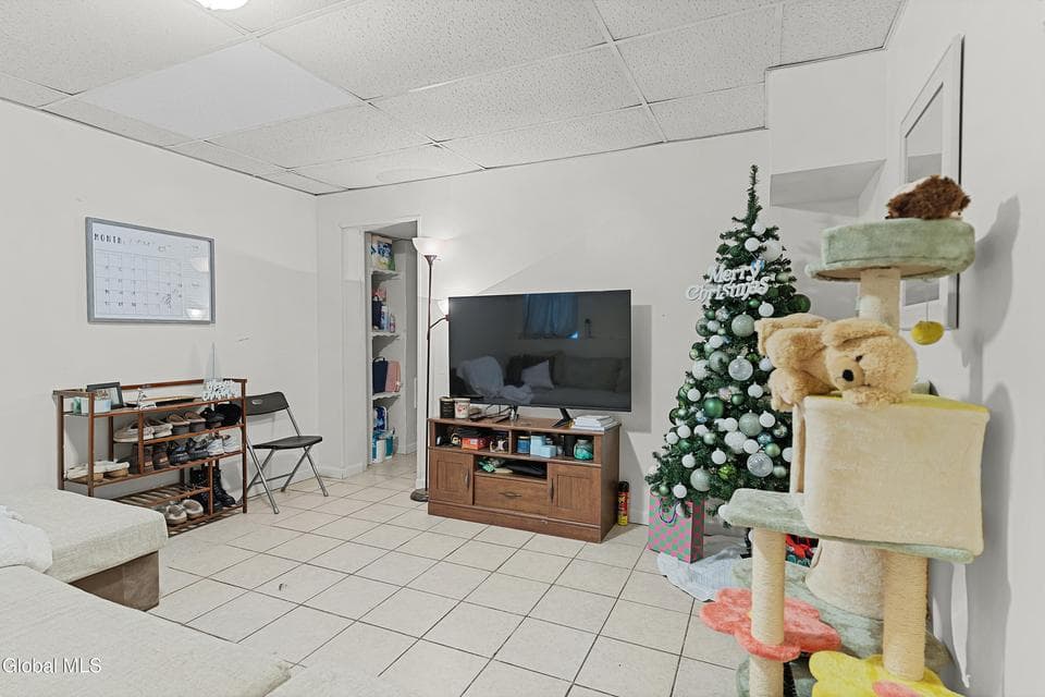 21-23 Watervliet Avenue, photo 2