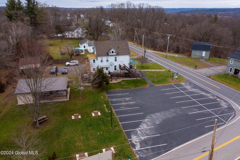 410 Mohawk Drive, photo 3