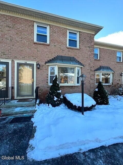 148 Williamsburg Court, photo 1