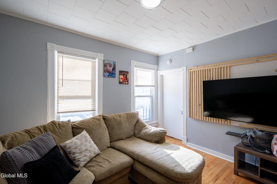 69 Heartt Avenue, photo 5