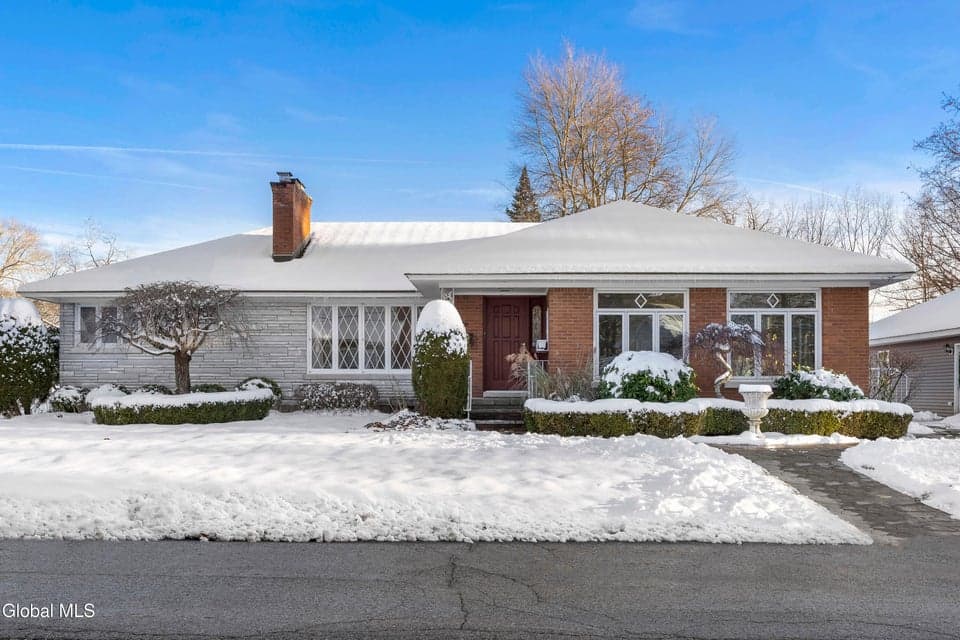 50 Moreland Avenue, photo 1