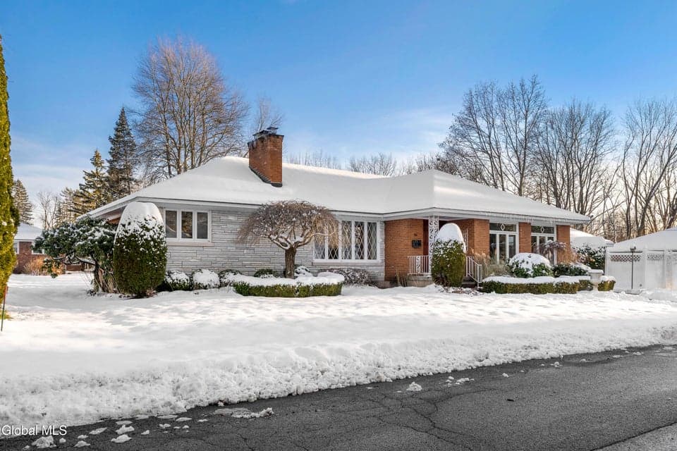 50 Moreland Avenue, photo 2